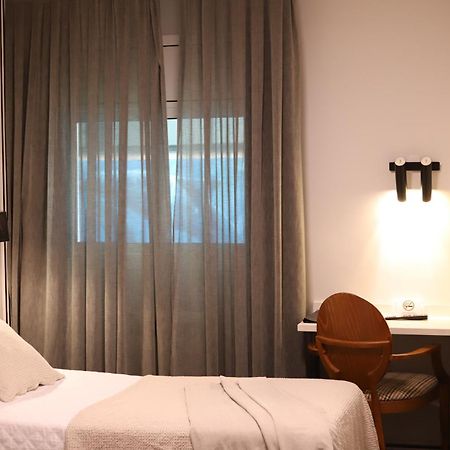 นิว โฮเต็ล โคล็อง Hotel มาตาโร ภายนอก รูปภาพ